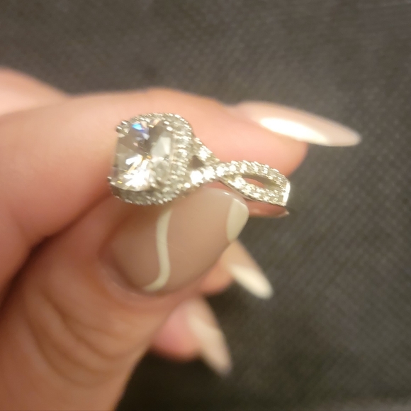 Moisenite ring - Picture 3 of 4